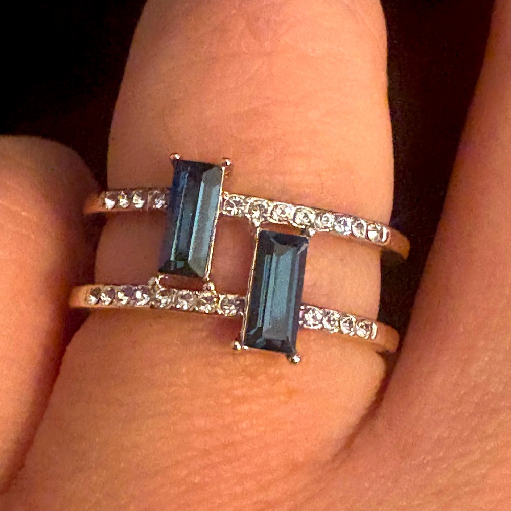 Elegant Blue and Silver Women's Ring